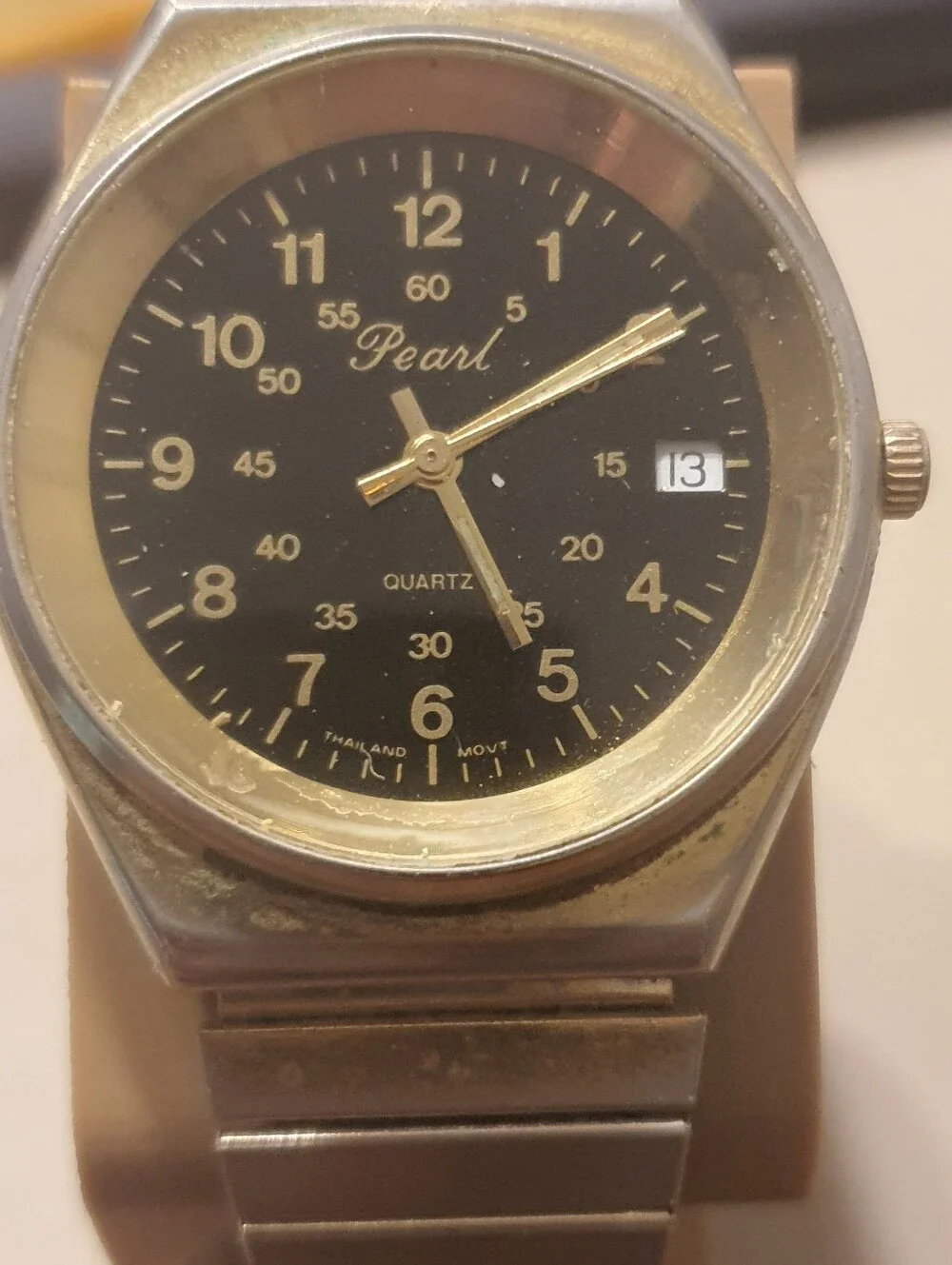10/$20 Vtg Pearl Quartz Goldtone/Black Stainless Steel Men's Watch w/Date